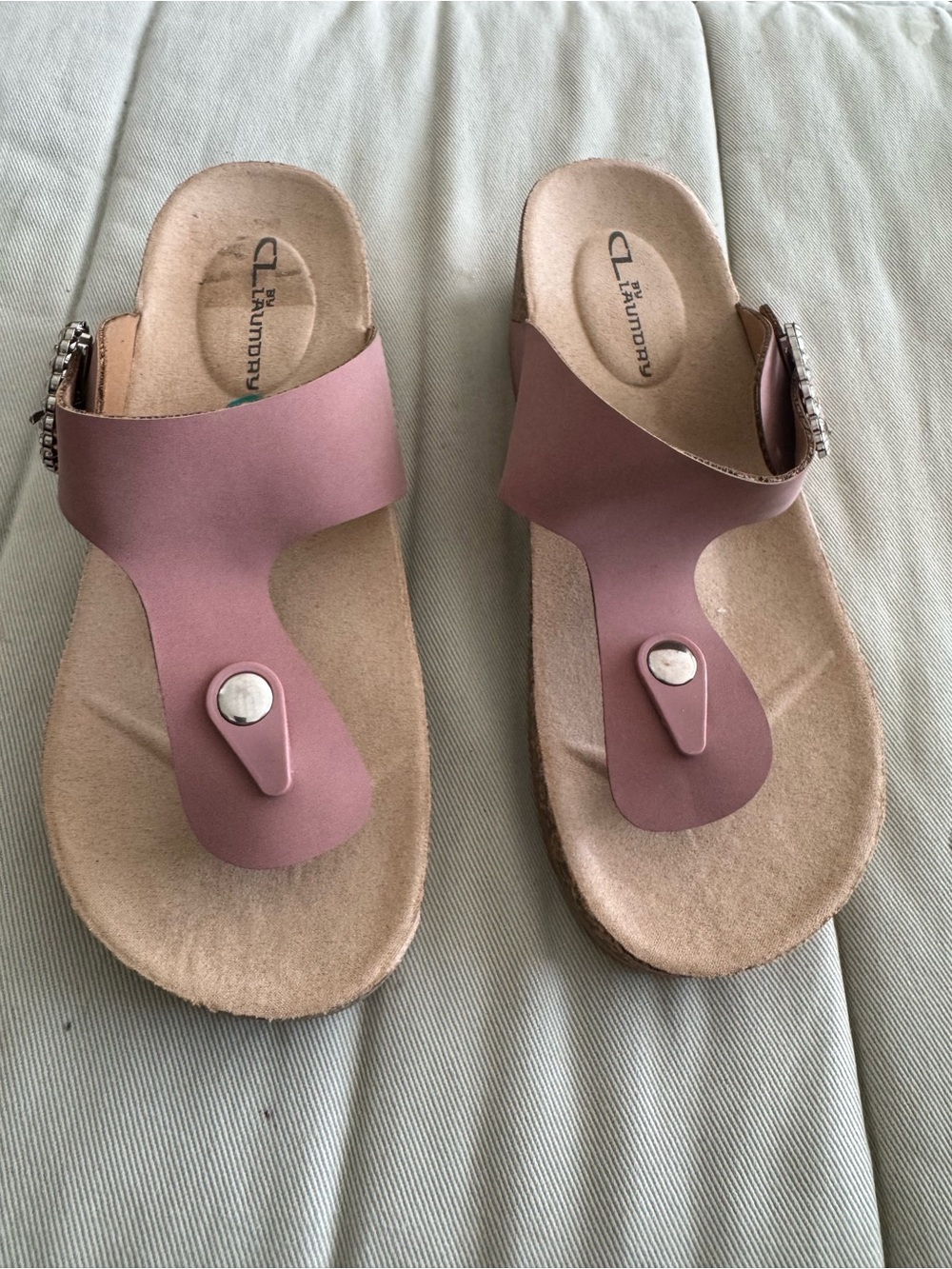 Laundry By Shelli Segal Mauve Pink Toe-Post Sandals with Buckle Accent